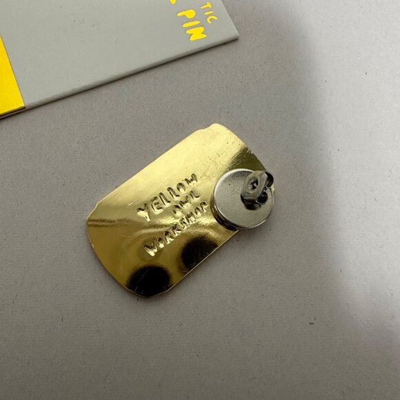 Yellow Owl Workshop La Queen La Croix Water Can Magnetic Lapel New - Picture 3 of 4